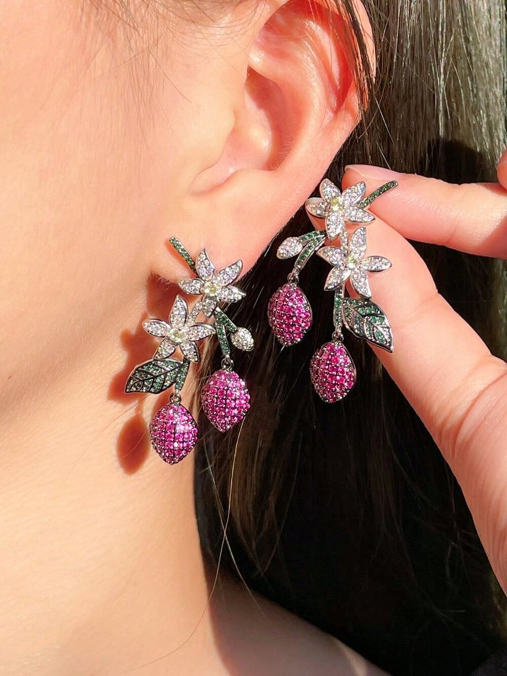 Elegant Women's Sparkling Dangling Drop Flower Leaf Luxury Earrings - Picture 7 of 7